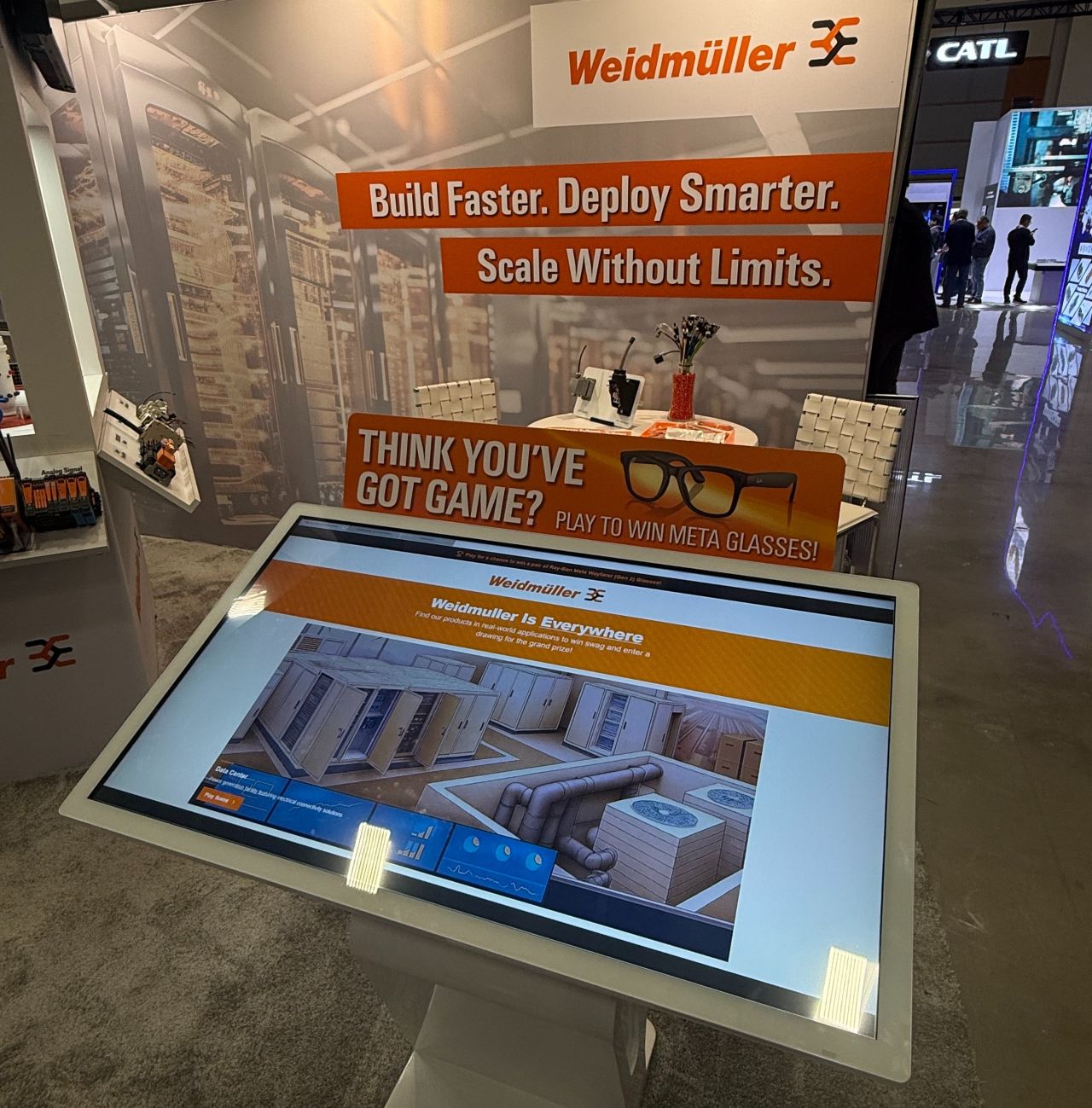 Weidmüller kiosk game on a touchscreen at the trade show booth